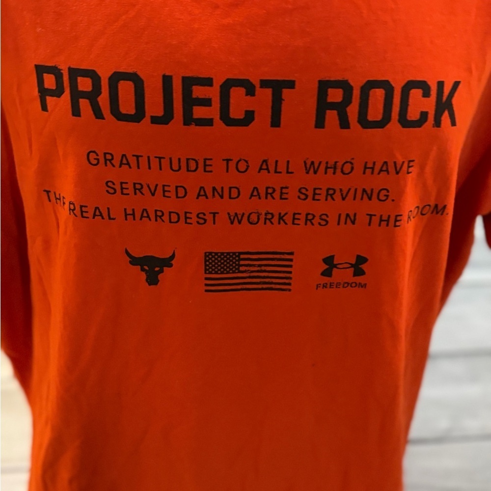 Men’s used size XL Veterans Day orange shirt project rock USA Under Arnour UA - Picture 3 of 4